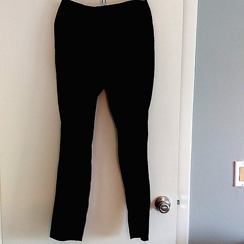 Jacquard black capri pants